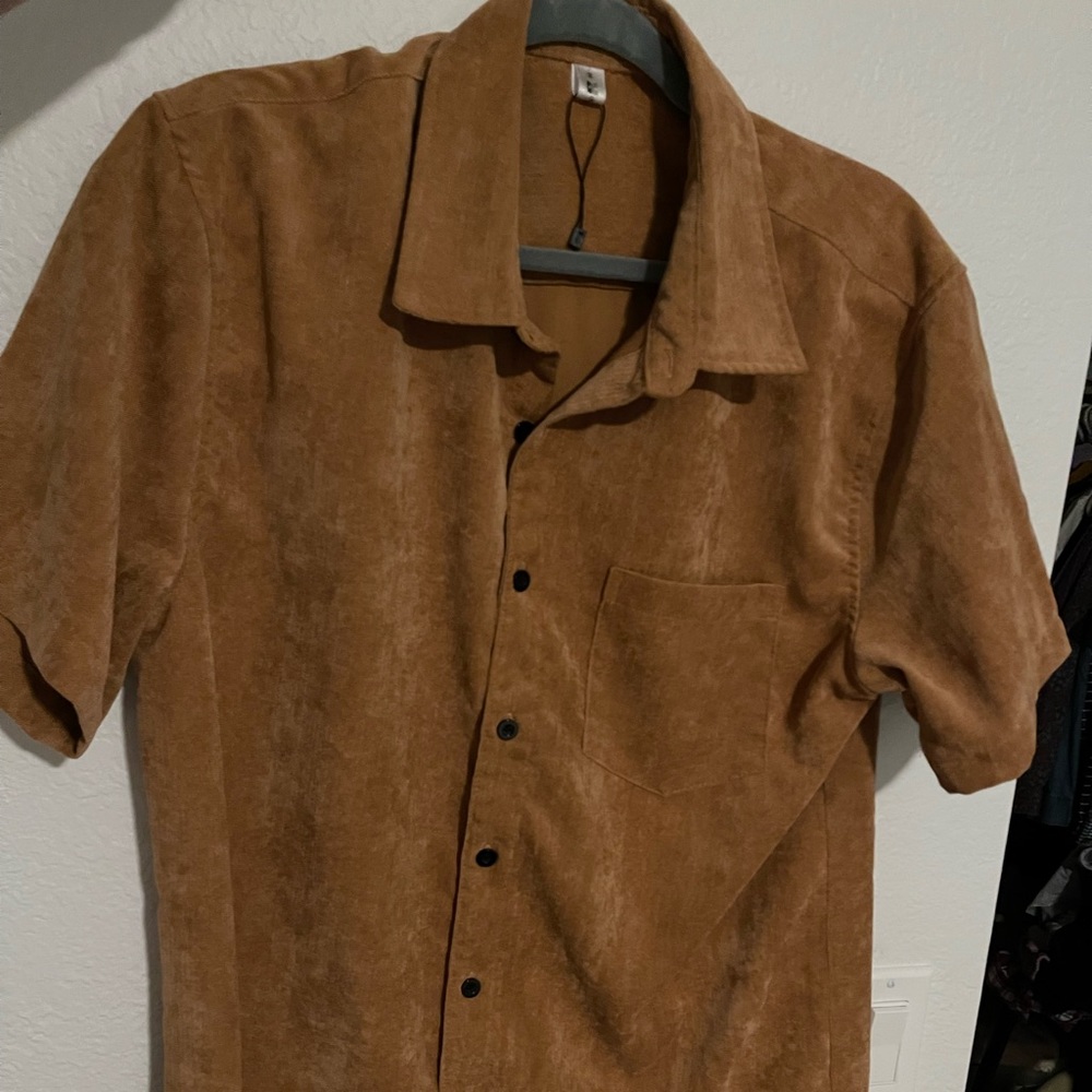 Mens solid corduroy chest pocket short sleeve shirt